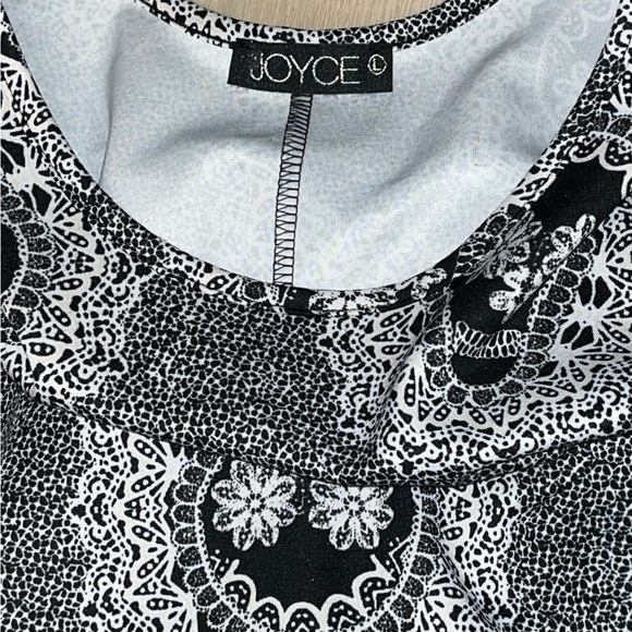 Skull print peplum top - Picture 2 of 4